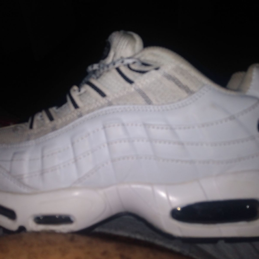 Shoes - Picture 2 of 4